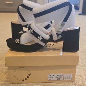 Soda Black Heels with Floral Embellishments, size 7